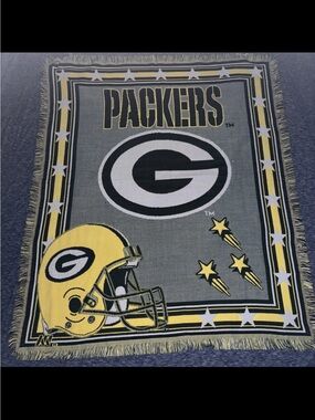 Northwest Green Bay Packers Green and Yellow Team Throw